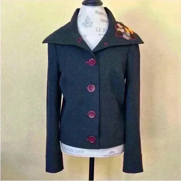 Gipsy Dark Gray Jacket With Embroidered Flowers On Collar US Size 8 Like New! - Picture 3 of 10